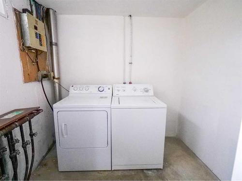 18-195 Manora Place Ne, Calgary, AB - Indoor Photo Showing Laundry Room