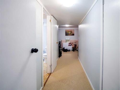 18-195 Manora Place Ne, Calgary, AB - Indoor Photo Showing Other Room