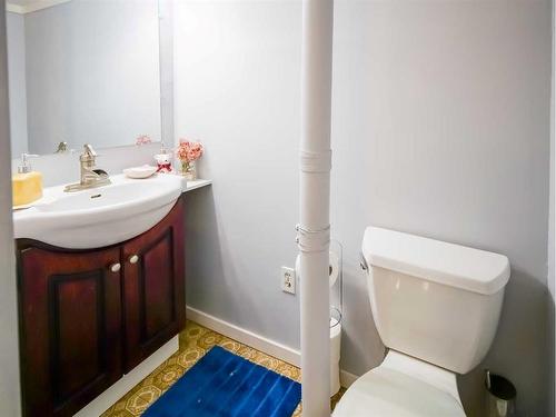 18-195 Manora Place Ne, Calgary, AB - Indoor Photo Showing Bathroom