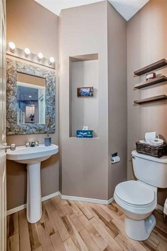 219 New Brighton Circle Se, Calgary, AB - Indoor Photo Showing Bathroom