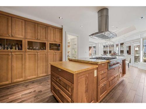 305-600 Princeton Way Sw, Calgary, AB - Indoor Photo Showing Kitchen