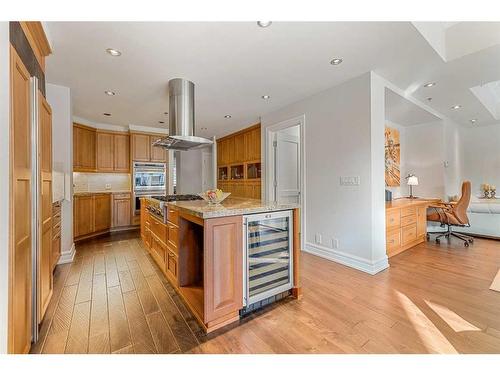 305-600 Princeton Way Sw, Calgary, AB - Indoor Photo Showing Kitchen