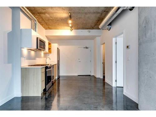 908-1319 14 Avenue Sw, Calgary, AB - Indoor Photo Showing Kitchen