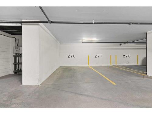 2207-901 10 Avenue Sw, Calgary, AB - Indoor Photo Showing Garage