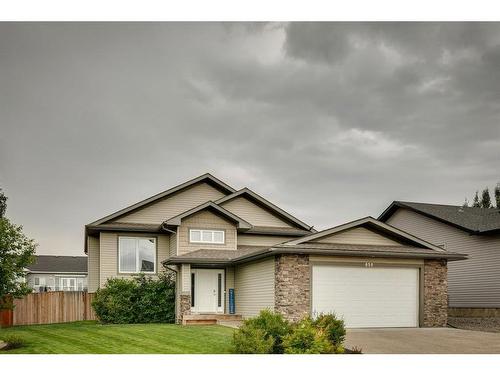 650 West Highland Crescent, Carstairs, AB - Outdoor With Facade