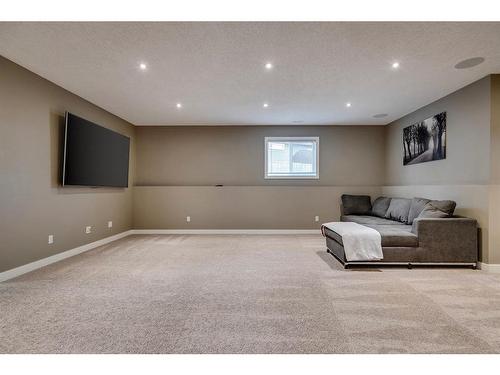 650 West Highland Crescent, Carstairs, AB - Indoor Photo Showing Other Room