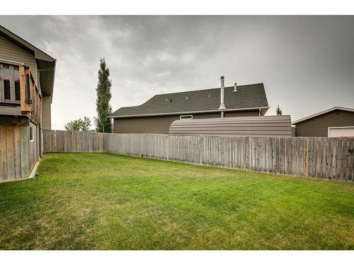 650 West Highland Crescent, Carstairs, AB - Outdoor