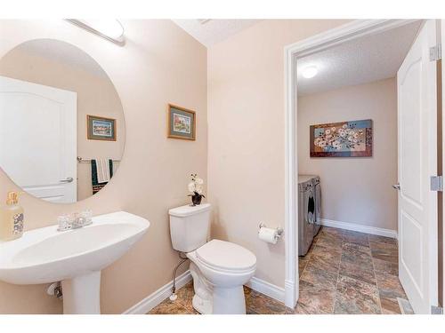 117 Springmere Grove, Chestermere, AB - Indoor Photo Showing Bathroom