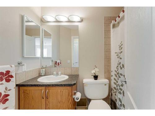 117 Springmere Grove, Chestermere, AB - Indoor Photo Showing Bathroom