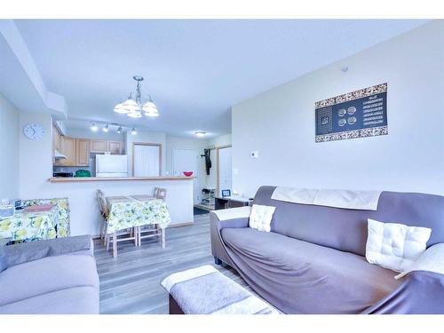 319-92 Saddletree Court Ne, Calgary, AB - Indoor Photo Showing Living Room