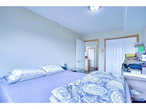 319-92 Saddletree Court Ne, Calgary, AB - Indoor Photo Showing Bedroom