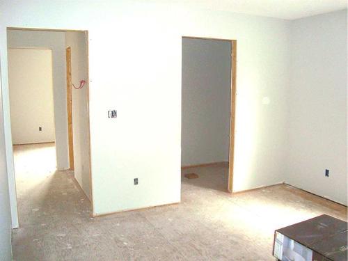 2 Evron Place, Trochu, AB - Indoor Photo Showing Other Room