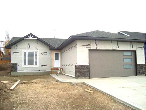 2 Evron Place, Trochu, AB - Outdoor