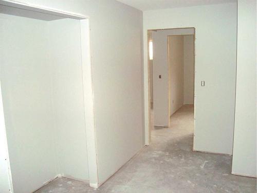 2 Evron Place, Trochu, AB - Indoor Photo Showing Other Room