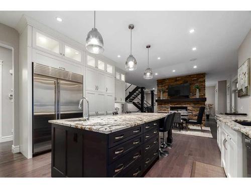 131 Leighton Lane, Rural Rocky View County, AB - Indoor Photo Showing Kitchen With Upgraded Kitchen