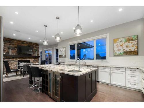 131 Leighton Lane, Rural Rocky View County, AB - Indoor Photo Showing Kitchen With Upgraded Kitchen