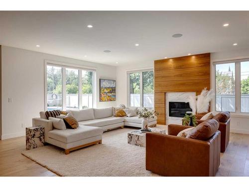 623 38 Avenue Sw, Calgary, AB - Indoor Photo Showing Living Room With Fireplace