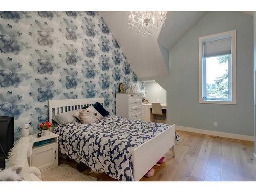 623 38 Avenue Sw, Calgary, AB - Indoor Photo Showing Bedroom