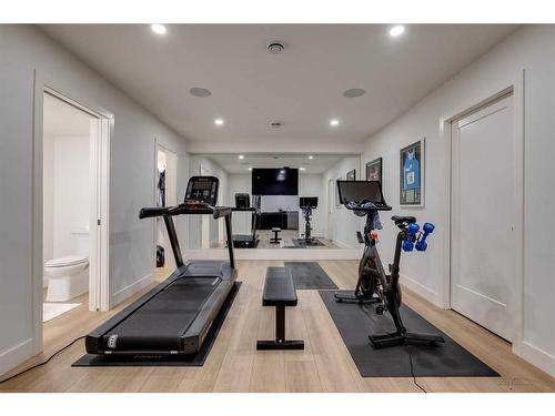 623 38 Avenue Sw, Calgary, AB - Indoor Photo Showing Gym Room