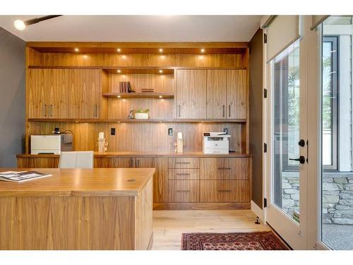 623 38 Avenue Sw, Calgary, AB - Indoor Photo Showing Kitchen