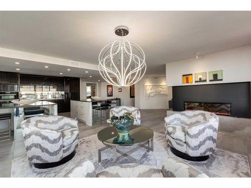 508-318 26 Avenue Sw, Calgary, AB - Indoor Photo Showing Living Room