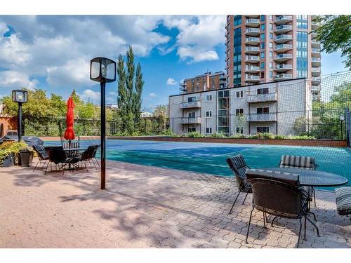 508-318 26 Avenue Sw, Calgary, AB - Outdoor With In Ground Pool