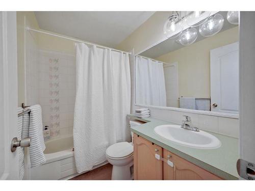 40 Falshire Terrace Ne, Calgary, AB - Indoor Photo Showing Bathroom