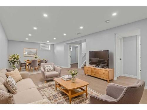 1219 Grey Street, Carstairs, AB - Indoor Photo Showing Living Room