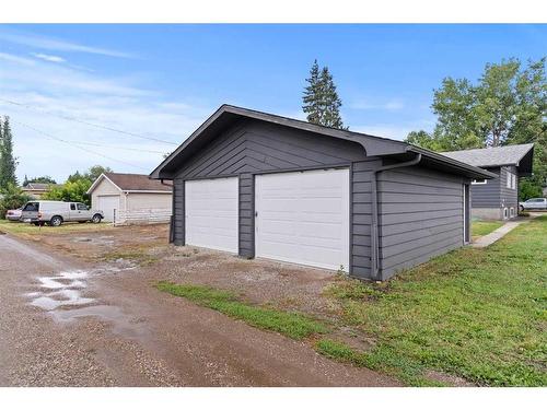 1219 Grey Street, Carstairs, AB - Outdoor With Exterior