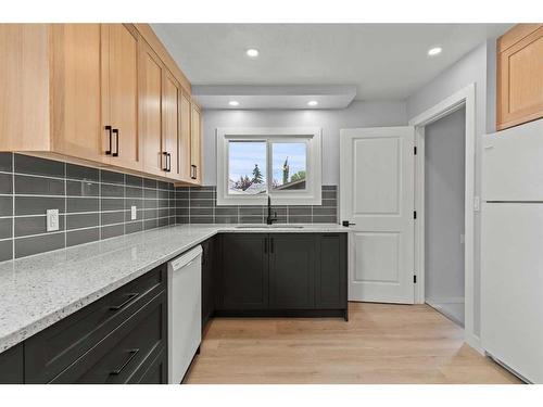 1219 Grey Street, Carstairs, AB - Indoor Photo Showing Kitchen