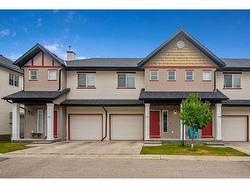 106 Everridge Gardens SW Calgary, AB T2Y 0G9