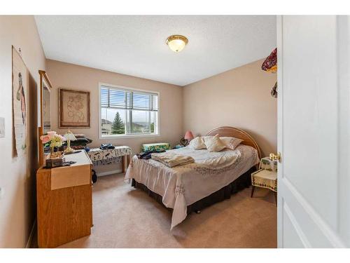 28 Country Hills Gardens Nw, Calgary, AB - Indoor Photo Showing Bedroom