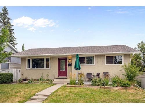 208 Tache Avenue Nw, Calgary, AB - Outdoor