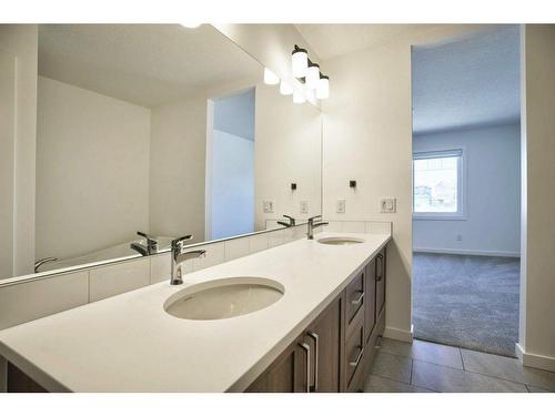 70 Legacy Reach Bay Se, Calgary, AB - Indoor Photo Showing Bathroom