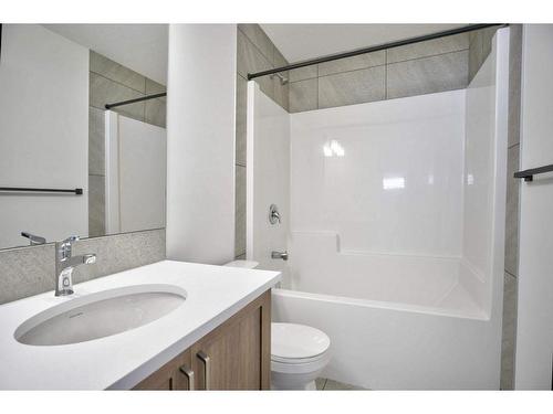 70 Legacy Reach Bay Se, Calgary, AB - Indoor Photo Showing Bathroom