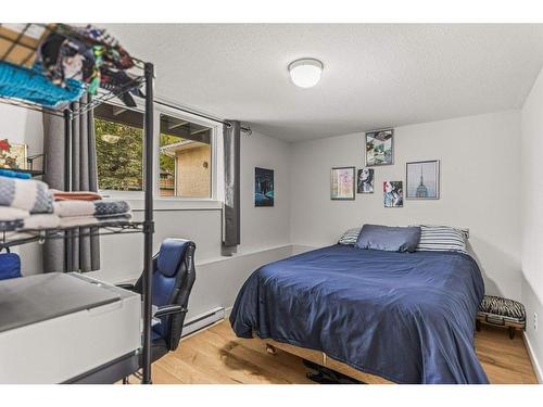 3 Ridge Road, Canmore, AB - Indoor Photo Showing Bedroom