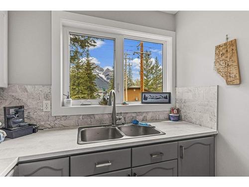 3 Ridge Road, Canmore, AB - Indoor Photo Showing Kitchen With Double Sink