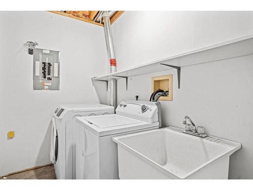 3 Ridge Road, Canmore, AB - Indoor Photo Showing Laundry Room