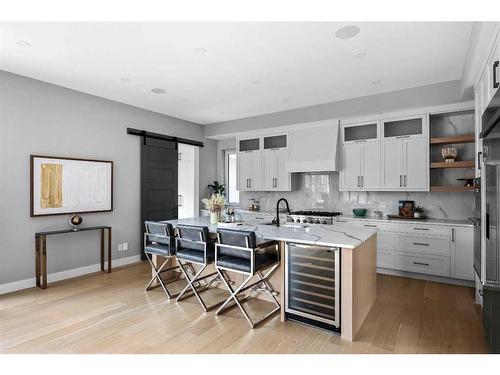 632 26 Avenue Nw, Calgary, AB - Indoor Photo Showing Kitchen