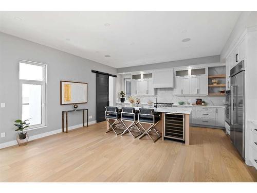 632 26 Avenue Nw, Calgary, AB - Indoor Photo Showing Kitchen