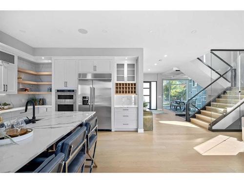 632 26 Avenue Nw, Calgary, AB - Indoor Photo Showing Kitchen With Stainless Steel Kitchen With Upgraded Kitchen