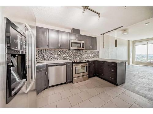 1901-1320 1 Street Se, Calgary, AB - Indoor Photo Showing Kitchen With Upgraded Kitchen