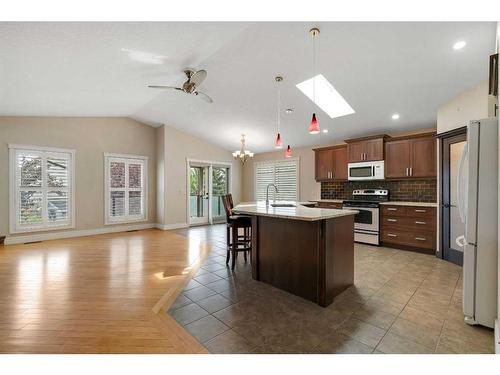 2122 High Country Rise Nw, High River, AB - Indoor Photo Showing Kitchen