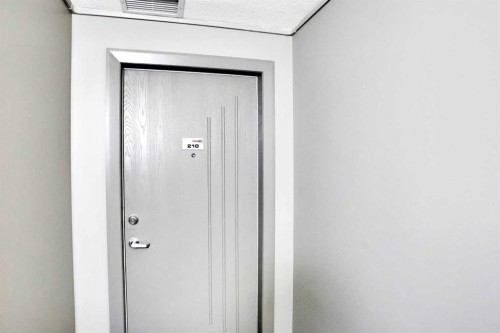 210-1410 1 Street Se, Calgary, AB -  Photo Showing Other Room