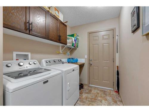 1920 Riverside Boulevard Nw, High River, AB - Indoor Photo Showing Laundry Room