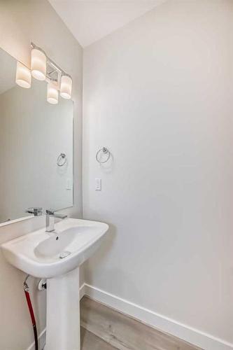 72-351 Monteith Drive Se, High River, AB - Indoor Photo Showing Bathroom