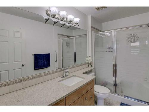 28 Tarawood Grove Ne, Calgary, AB - Indoor Photo Showing Bathroom