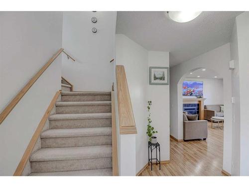 28 Tarawood Grove Ne, Calgary, AB - Indoor Photo Showing Other Room