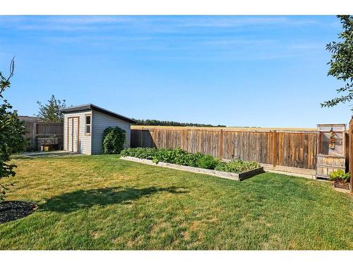 669 West Highland Crescent, Carstairs, AB - Outdoor