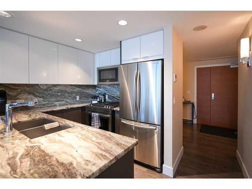 702-510 6 Avenue Se, Calgary, AB - Indoor Photo Showing Kitchen With Stainless Steel Kitchen With Upgraded Kitchen